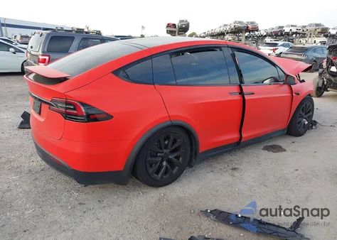2024 Tesla Model X Long Range z USA, uszkodzony, nr VIN 7SAXCBE58RF459994